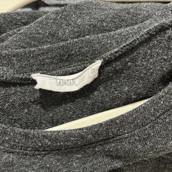 Sweater w/star sleeve detail - Picture 3 of 3